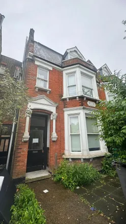 Rent this studio room on 47 Dyne Road in London, NW6 7XG