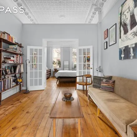 Image 5 - 96 2nd Place, New York, NY 11231, USA - House for sale