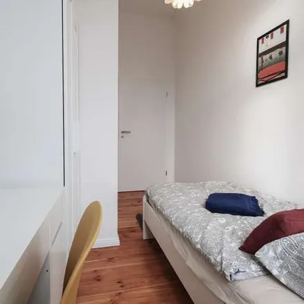 Rent this 4 bed apartment on Verwaltungsakademie Berlin in Turmstraße 86, 10559 Berlin