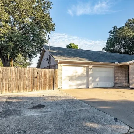 Image 3 - 7537 Jean Ann Drive, North Richland Hills, TX 76180, USA - House for sale