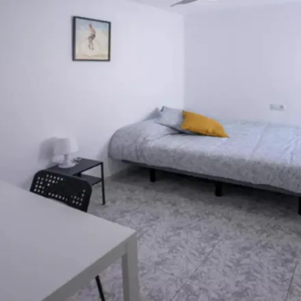 Rent this 6 bed room on Carrer dels Germans Villalonga in 18, 46020 Valencia