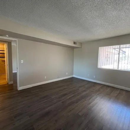 Image 9 - East Vegas Valley Drive, Winchester, NV 89104, USA - Apartment for rent