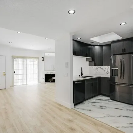 Image 3 - 1044 South Shenandoah Street, Los Angeles, CA 90035, USA - Apartment for rent