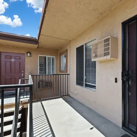 Image 2 - 620 East Lexington Avenue, El Cajon, CA 92020, USA - Townhouse for sale