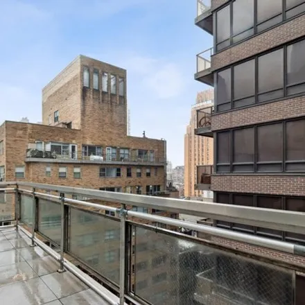 Image 5 - 321 East 48th Street, New York, NY 10017, USA - Condo for sale