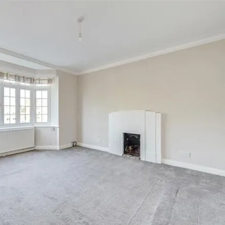 Image 2 - Boundary Road, Worthing, BN11 4SX, United Kingdom - Apartment for sale