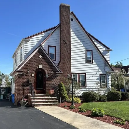 Rent this 4 bed house on 190 Pauline Street in Winthrop, MA 02152