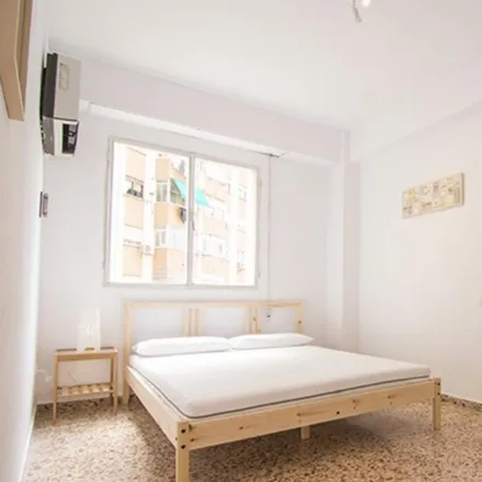 Rent this 5 bed room on Avinguda de Blasco Ibáñez in 108, 46021 Valencia