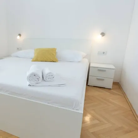 Rent this studio apartment on Primorska 36