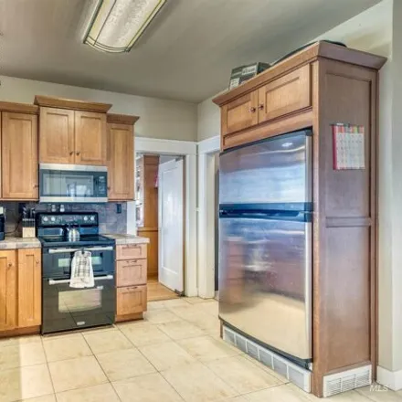 Image 3 - 1304 Cleveland Blvd, Caldwell, Idaho, 83605 - House for sale