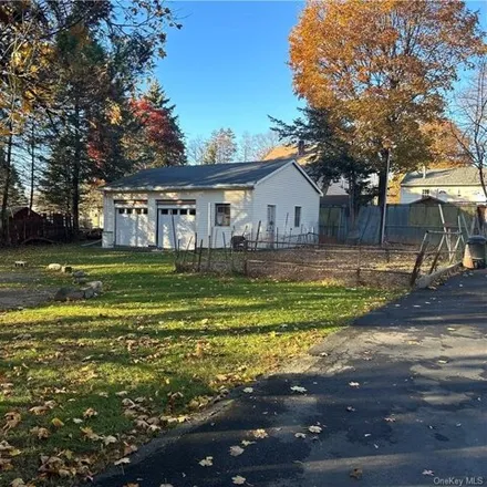 Image 4 - 40 Noyes Avenue, Village of Spring Valley, NY 10977, USA - House for sale