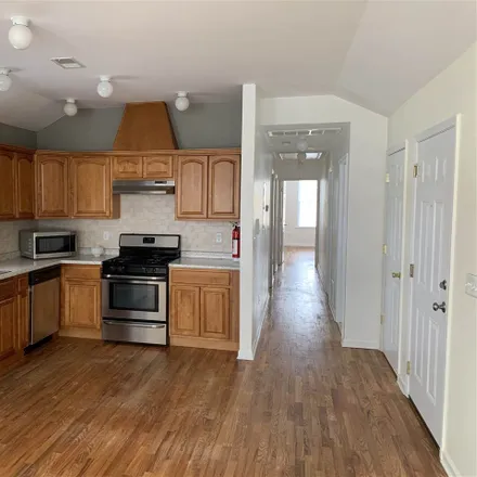 Image 3 - Avenue C at 34th Street, West 34th Street, Bayonne, NJ 07002, USA - Apartment for rent