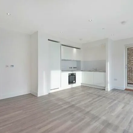 Image 6 - 22 Thames Road, London, E16 2ZH, United Kingdom - Apartment for rent