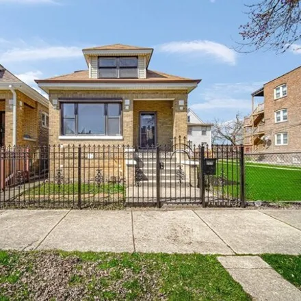 Buy this 3 bed house on 7316 South Wabash Avenue in Chicago, IL 60619
