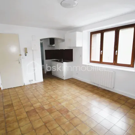 Image 7 - D 28, 28320 Gallardon, France - Apartment for rent
