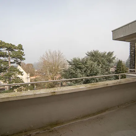 Rent this 2 bed apartment on 3252 Route de Neufchâtel in 76230 Bois-Guillaume, France