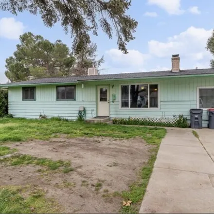Buy this 3 bed house on 658 Garfield Street in Medford, OR 97501