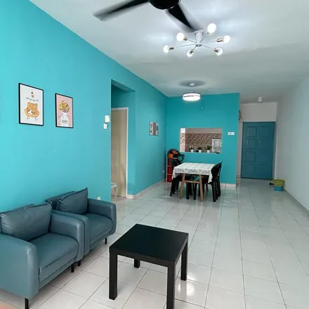 Rent this 3 bed apartment on CMC Centre in Jalan Cerdas, Taman Connaught