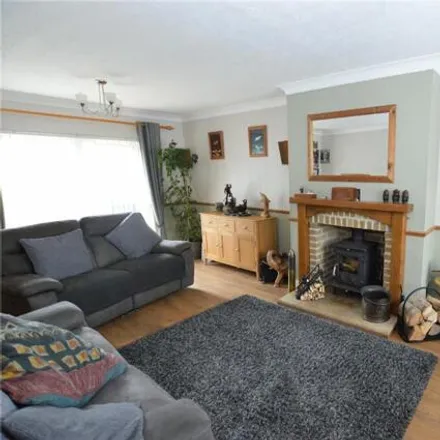 Image 4 - Cedar Close, Luton, LU4 0SQ, United Kingdom - Townhouse for sale