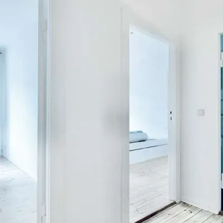 Rent this 2 bed apartment on Retzbacher Weg 74 in 13189 Berlin, Germany