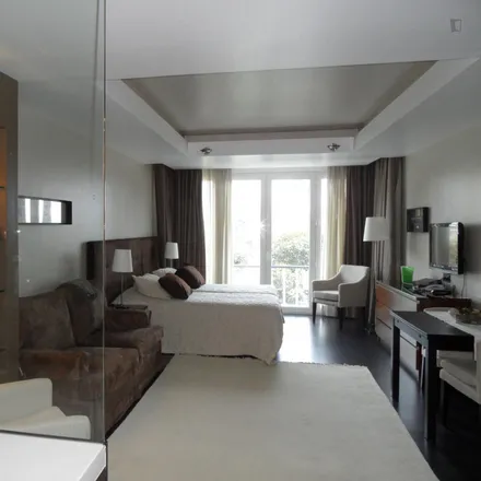 Image 4 - Engel & Vulkers, Avenida Aida 87, 2765-272 Cascais e Estoril, Portugal - Apartment for rent