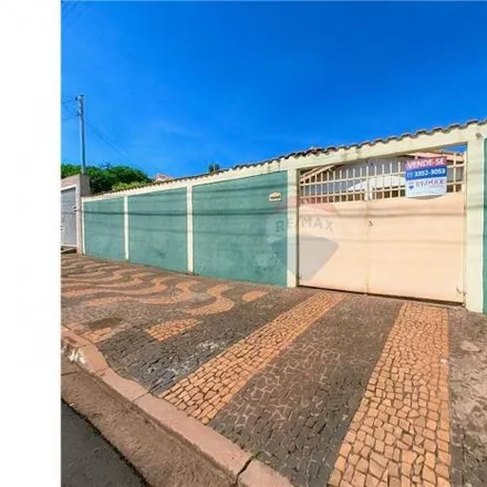 Buy this 4 bed house on Rua Abondio Marchetti in Araras, Araras - SP