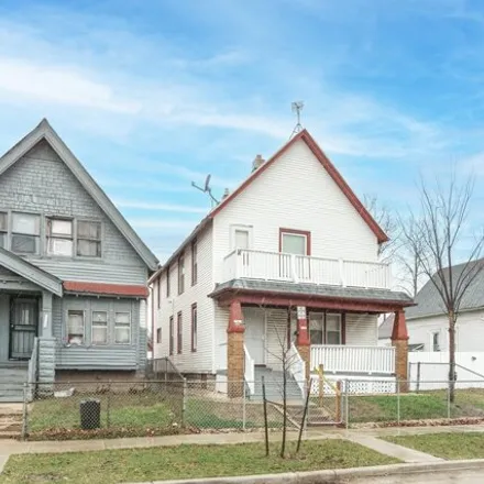 Buy this studio house on 2741 North 23rd Street in Milwaukee, WI 53206