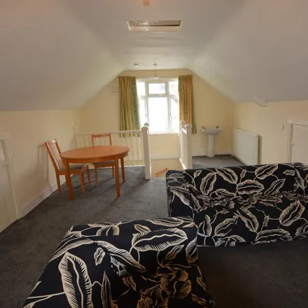 Image 4 - 8 St Chad's Drive, Leeds, LS6 3QD, United Kingdom - House for rent