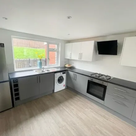 Rent this 3 bed townhouse on Badger Road/Goathland Drive in Badger Road, Sheffield