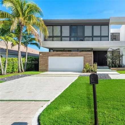 Rent this 6 bed house on 424 Sunset Drive in Golden Isles, Hallandale Beach