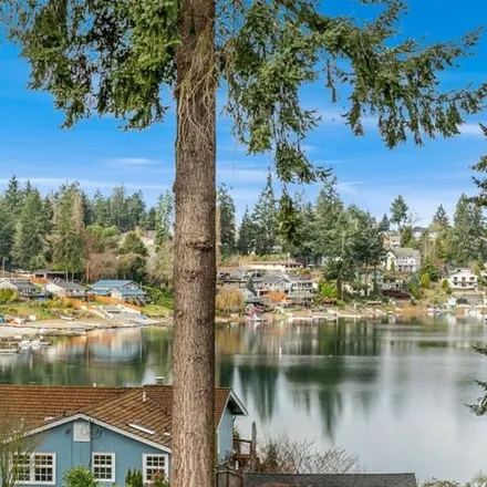 Buy this 3 bed house on 173 Lake Louise Drive Southwest in Lakewood, WA 98498