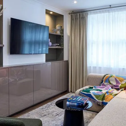 Rent this 3 bed townhouse on Mr Chow in 151 Knightsbridge, London