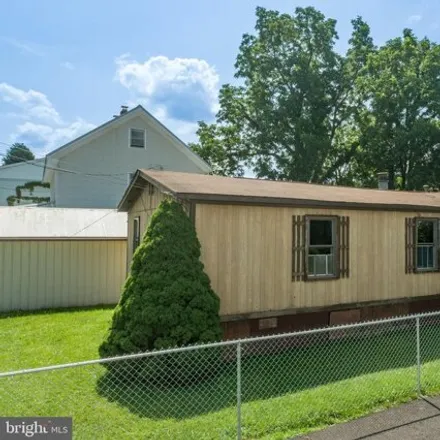 Buy this studio apartment on 183 Walnut Street in Friendsville, Garrett County