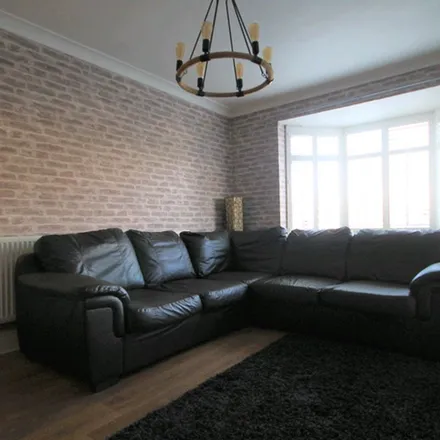 Image 9 - Lordens Road, Knowsley, L14 8UB, United Kingdom - Townhouse for rent
