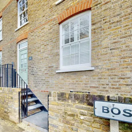 Image 9 - 30A Bostonthorpe Road, London, W7 2HD, United Kingdom - Apartment for sale