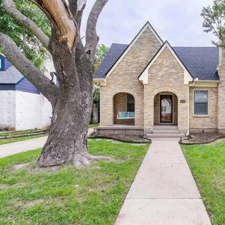 Rent this 3 bed house on 2506 Alco Avenue in Dallas, TX 75211