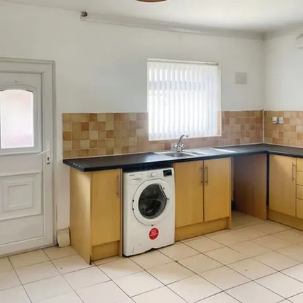 Rent this 3 bed townhouse on Prescot Road in Liverpool, L13 6RH
