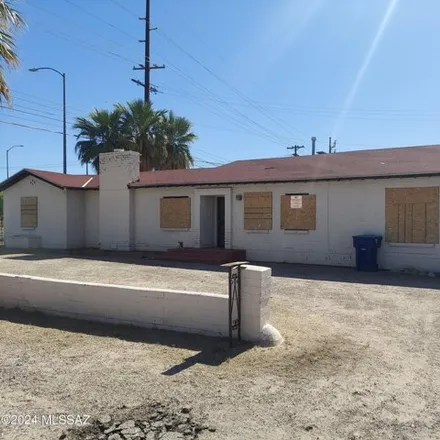 Buy this 3 bed house on North Alvernon Way in Tucson, AZ 85716