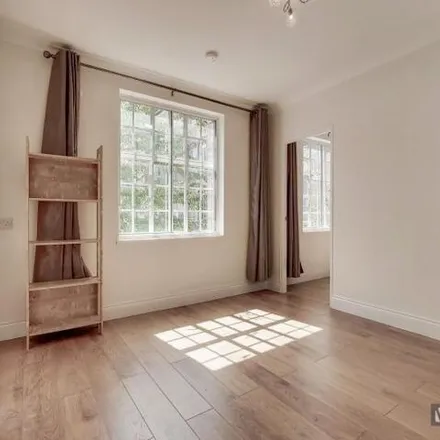 Image 2 - Windsor House, Wenlock Road, London, N1 7TA, United Kingdom - Room for rent