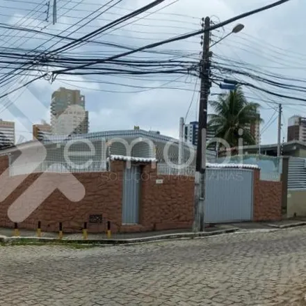 Buy this 3 bed house on APIS Clínica in Rua Marize Bastier, Lagoa Nova