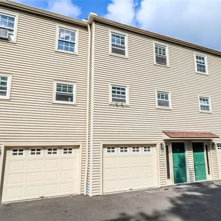 Buy this 2 bed condo on 87 Prange Road in Brookfield, CT 06804