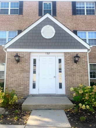 Rent this 2 bed condo on 152 East Winchester Road in Libertyville, IL 60048