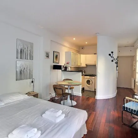 Image 9 - 35 Rue des Lombards, 75001 Paris, France - Apartment for rent