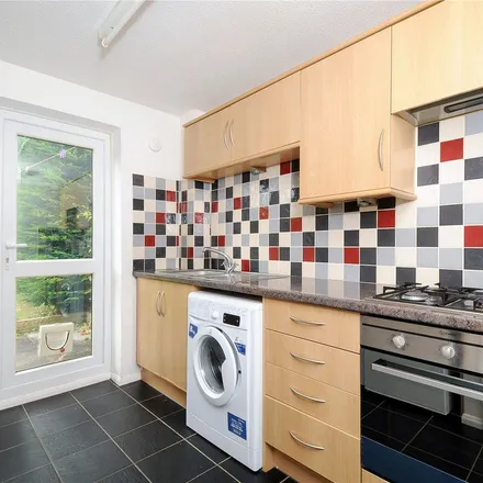 Rent this 1 bed townhouse on 10 Minden Close in Wokingham, RG41 3UG