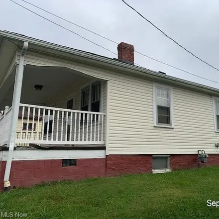 Image 4 - 318 Walnut Street, Crooksville, Perry County, OH 43731, USA - House for sale