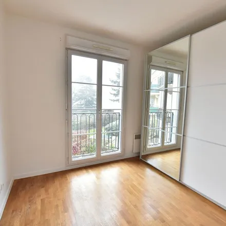 Rent this 3 bed apartment on Parking Cœur de Ville in Grand'Place, 92350 Le Plessis-Robinson