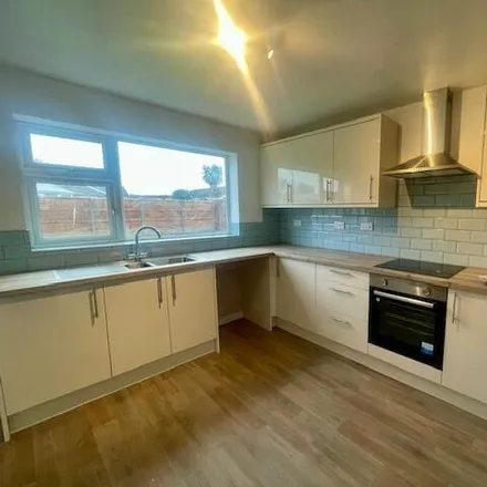 Rent this 3 bed house on Oakfield in Saxilby, LN1 2QW