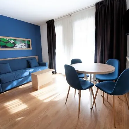 Rent this 2 bed apartment on 125 Avenue de la République in 63100 Clermont-Ferrand, France