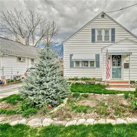 Image 1 - 415 West Spruce Street, Town/Village of East Rochester, NY 14445, USA - House for sale