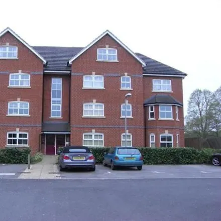 Rent this 2 bed room on MJC2 in 33 Wellington Business Park, Crowthorne